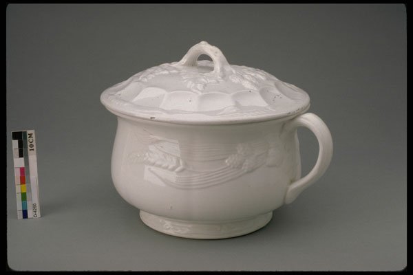 433098 Chamber pot A4 Photo Print