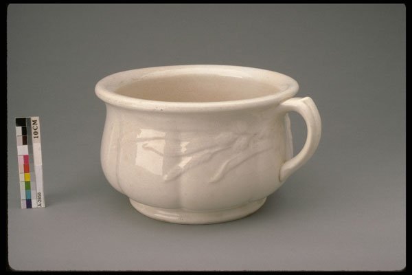 433099 Chamber pot A4 Photo Print
