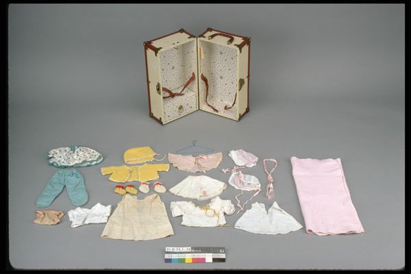 434086 Doll's Trunk With Wardrobe A4 Photo Print