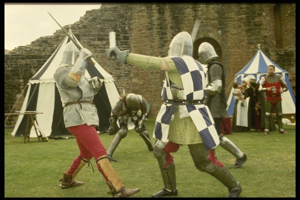 436068 Sword Fighting At Kenilworth Castle A4 Photo Print