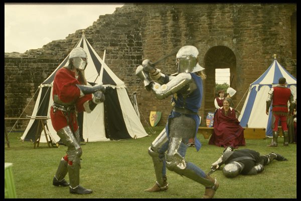 436071 Sword Fighting At Kenilworth Castle A4 Photo Print