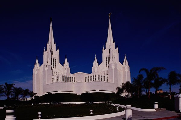 438091 Mormon Temple, North County A4 Photo Print