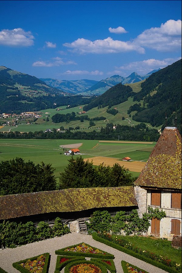 439002 The Flowered Courtyard Of Gruyere Castle A4 Photo Print