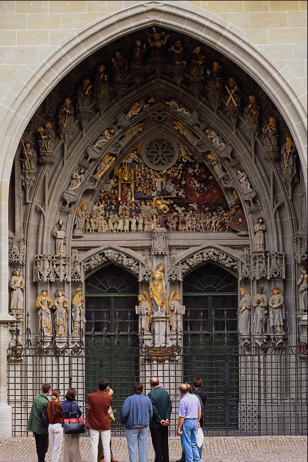 439007 Tourists Admire Statues, Cathedral Of St. Vincent A4 Photo Print