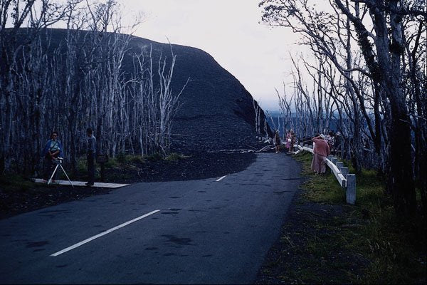 442062 Kilauea Iki Ash Cone Blocking Road A4 Photo Print