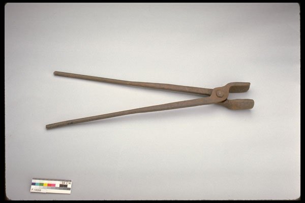 444028 Pincer Thongs A4 Photo Print