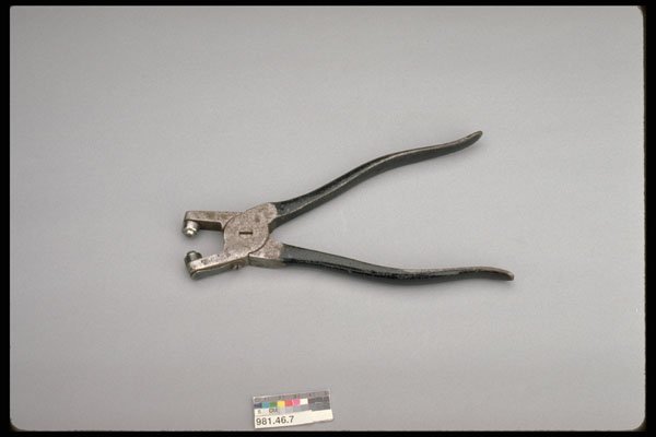 444036 Riveting Pliers A4 Photo Print