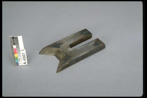 444073 Moulding Iron A4 Photo Print
