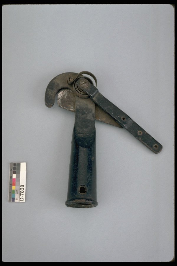 444092 Pruning Hook A4 Photo Print
