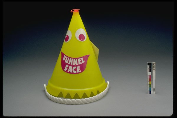 445020 Sand Pail funnel A4 Photo Print