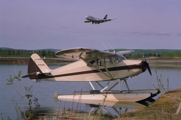 450085 Piper, PA 20 Pacer (foreground), Boeing 747 (background) A4 Photo Print
