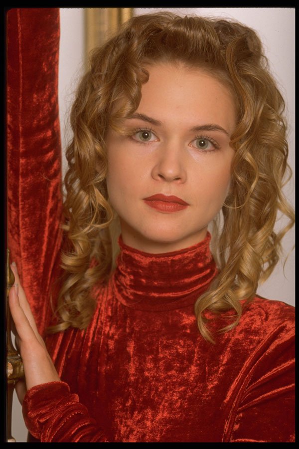 451036 Front View Ring Curls A4 Photo Print