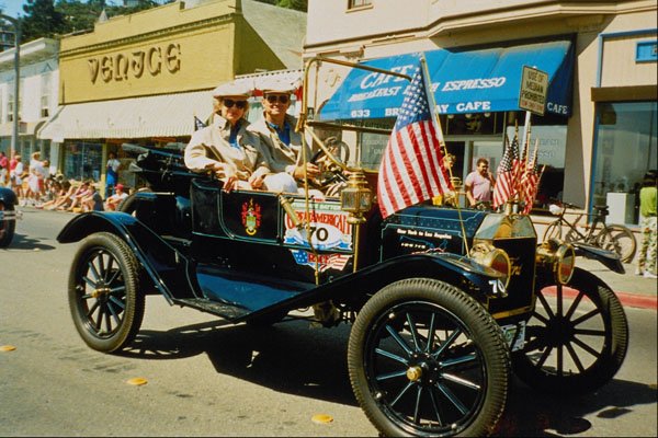 455048 1911 Ford Model T With Passengers A4 Photo Print
