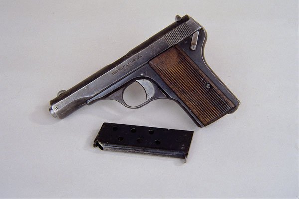 456095 Hungarian Praga'zurojovka.Praha, Automatic Pistol, 32 A.C.P. A4 Photo Print