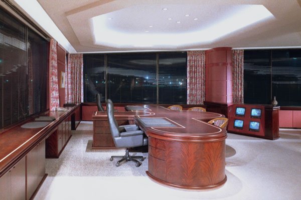 457052 Executive Office A4 Photo Print