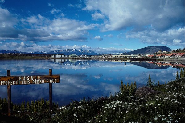 459075 Ushuaia, Argentina A4 Photo Print