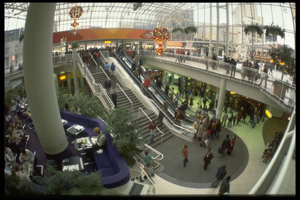 462014 Toronto's Eaton Center At Christmas A4 Photo Print