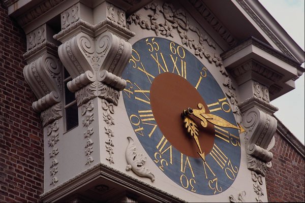 463012 Time Machine, Independence Square A4 Photo Print