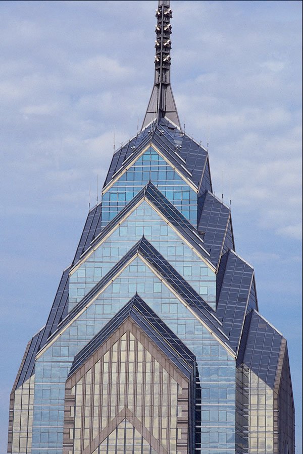 463058 Top Of One Liberty Place  A4 Photo Print