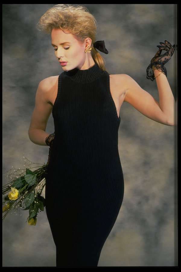 464009 Basic Black A4 Photo Print