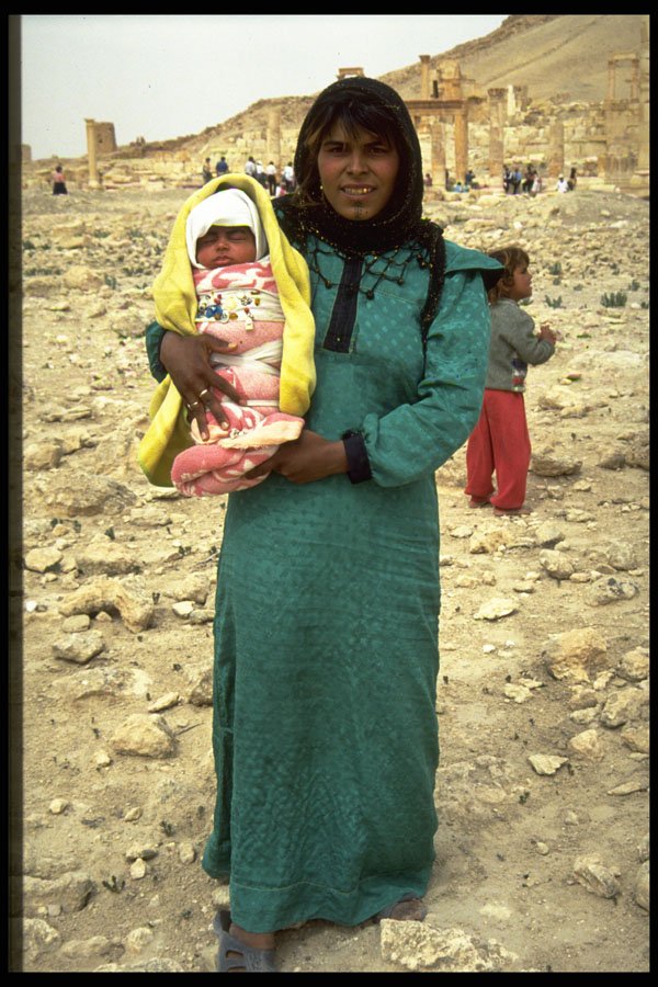464079 Syrian Woman With Baby In Tadmor A4 Photo Print