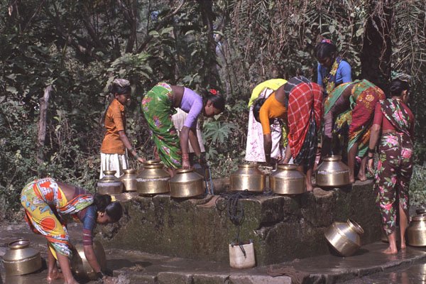 464087 Women Drawing Well Water, India A4 Photo Print