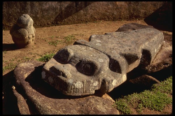 466095 San Augustin Alligator Sculpture, Columbia A4 Photo Print