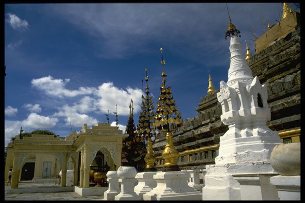 467064 The Shwezigon Pagoda, Pagan, Burma A4 Photo Print