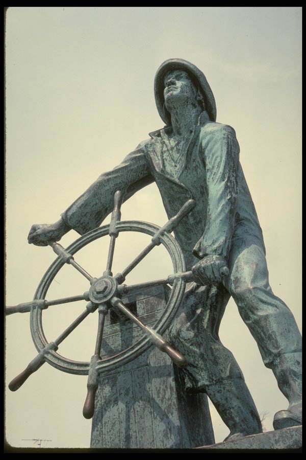 472026 Statue Of Pilot, Gloucester, Massachusetts A4 Photo Print