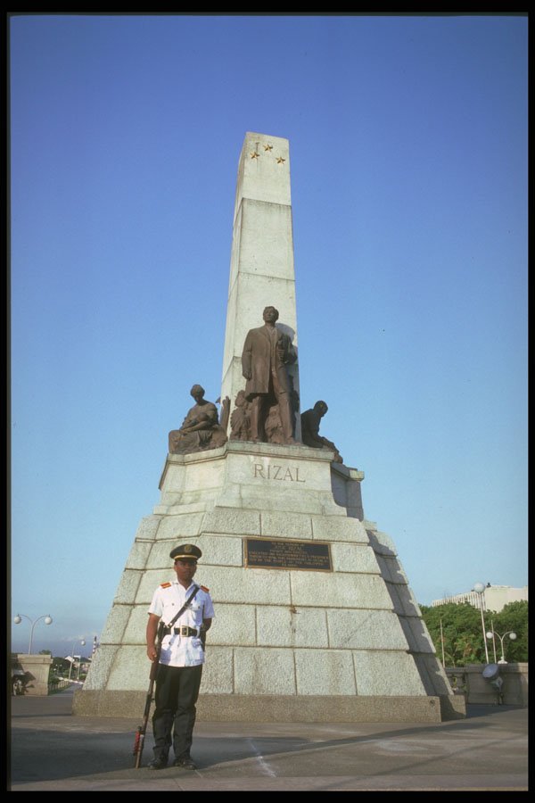 472033 Rizal Monument, Manila, Philippines A4 Photo Print