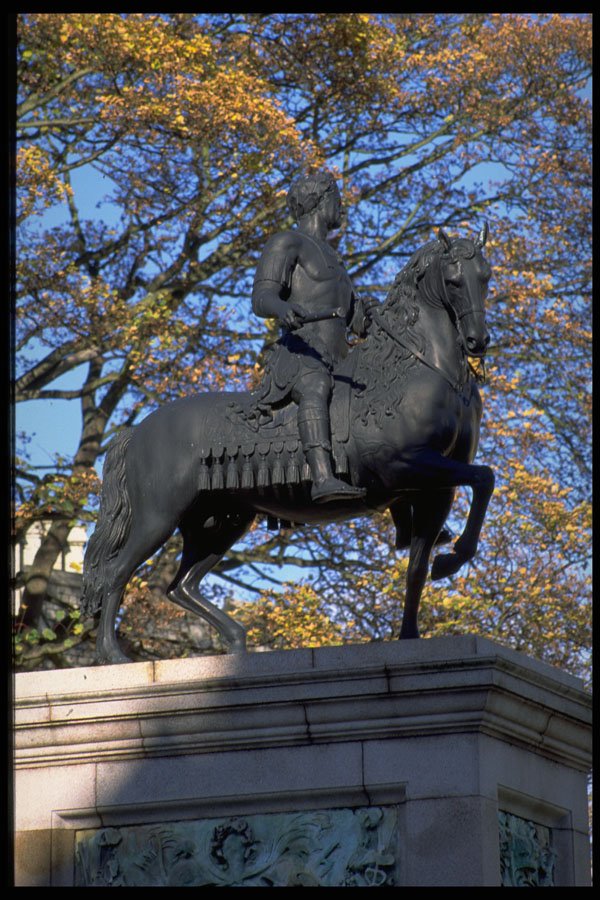 472058 Statue Of King Charles, Windsor Castle, England A4 Photo Print