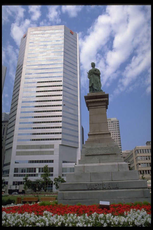 472080 Queen Victoria Statue, Montreal, Quebec A4 Photo Print