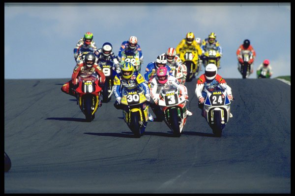 474092 World Superbikes, The Pack Pour Over The Hill At Donnington A4 Photo Print