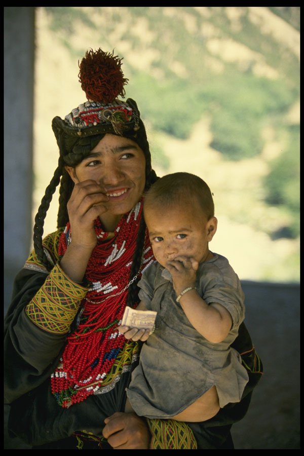 481067 Kalash Mother And Child, Pakistan A4 Photo Print