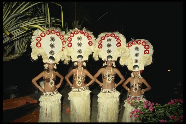 481086 Dancers, Honolulu, Hawaii A4 Photo Print