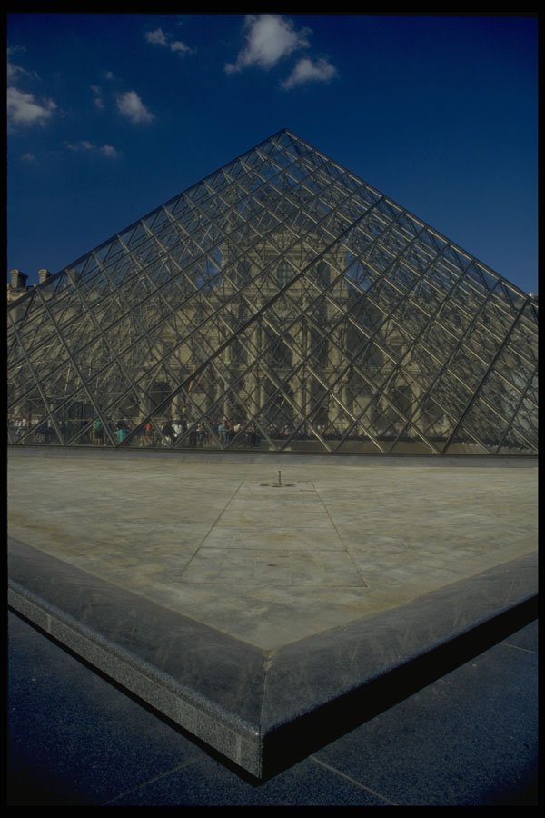 487012 La Pyramide, Louvre Museum, Paris, France A4 Photo Print