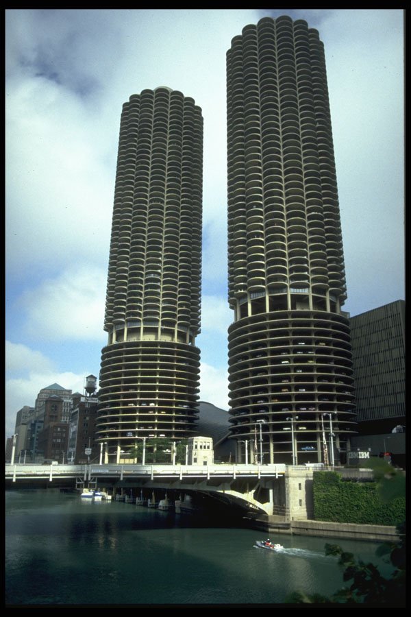 487062 Twin Towers, Chicago, Illinois A4 Photo Print