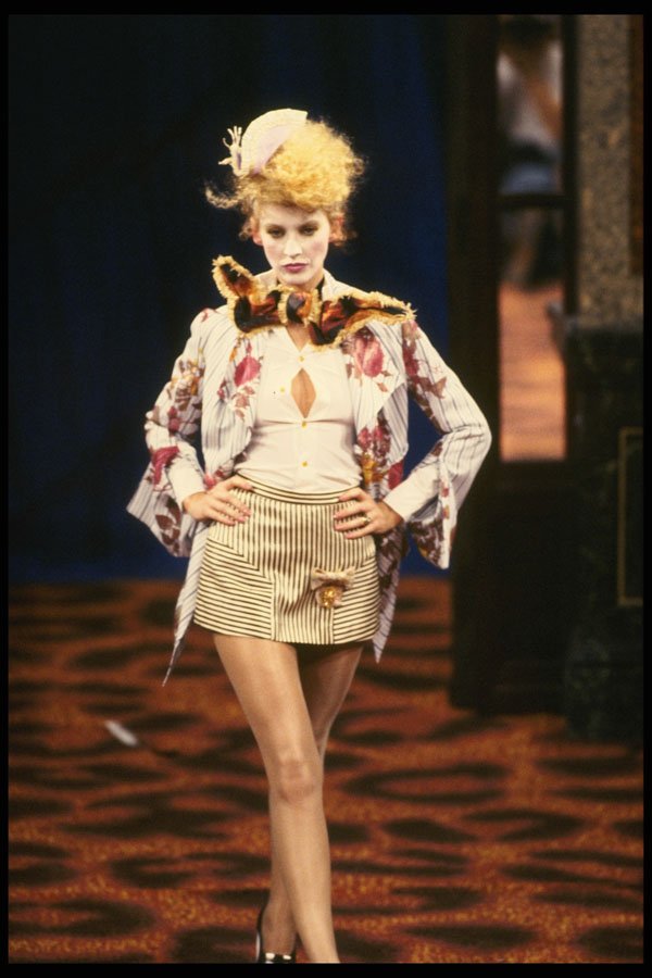 488078 Leaf Design Jacket, Micro Skirt A4 Photo Print