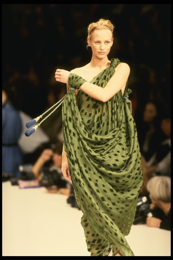 488083 Toga Dress A4 Photo Print