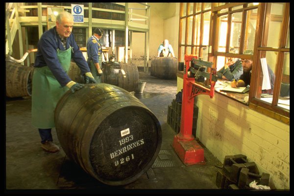 489009 Weighing Whiskey Barrels, Benrinnes Distillery, Scotland A4 Photo Print