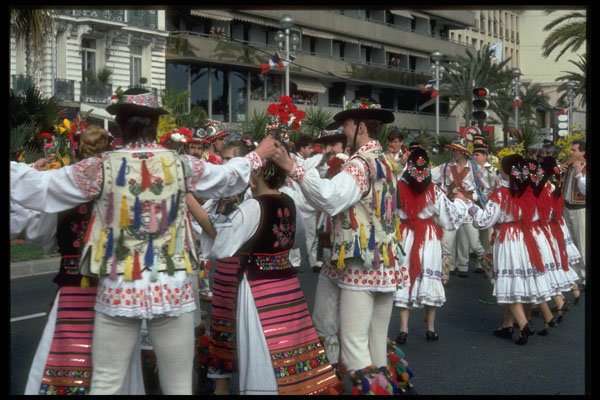 493094 Mardi Gras In Nice, France A4 Photo Print