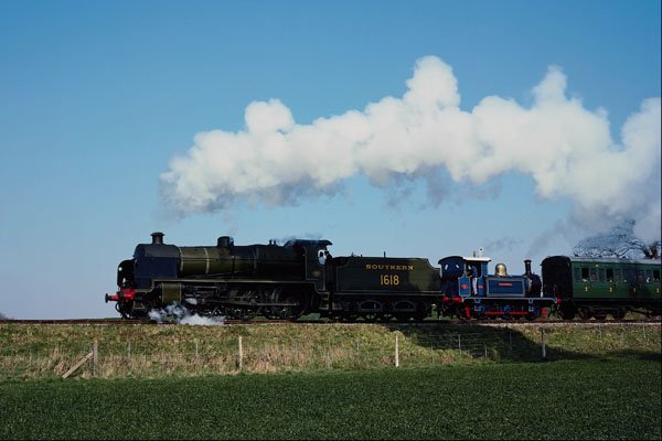 499042 U Class 1618 And P Class Bluebell On The Freshfield Bank A4 Photo Print