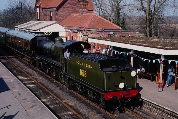 499067 U Class 1618 At Sheffield Park Station On The Bluebell Railway A4 Photo Print