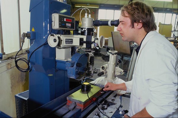 506047 Engineering Workshop, England A4 Photo Print