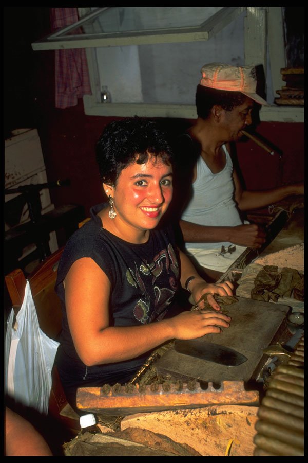 506069 Cigar Maker, Pinar Del Rio, Cuba A4 Photo Print