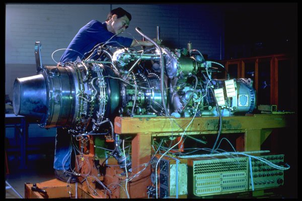 506078 Engine Construction A4 Photo Print