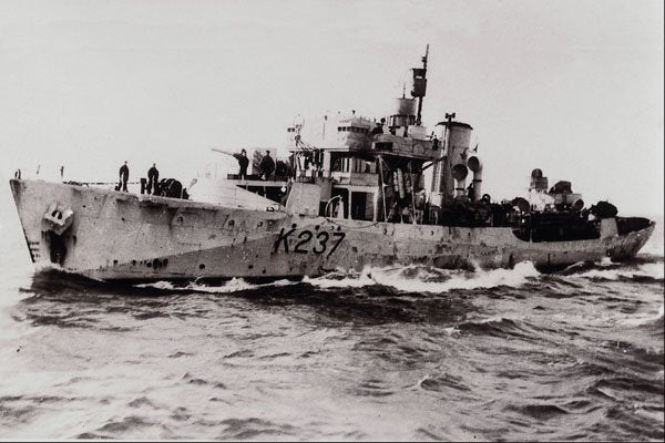 507008 Corvette HMCS HALIFAX, 1943, DND PA 145502 A4 Photo Print