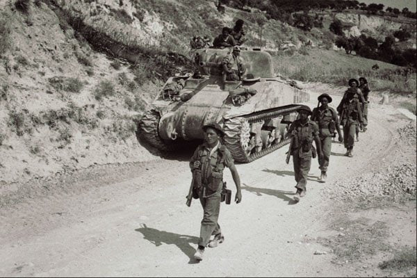 507042 P.P.C.L.I. Advancing, Italy, 1943, J. Smith, DND PA 166755 A4 Photo Print