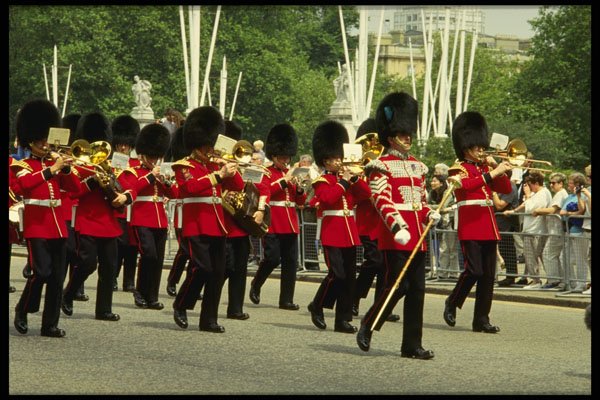 509018 Changing Of The Guards, Buckingham Palace, London A4 Photo Print