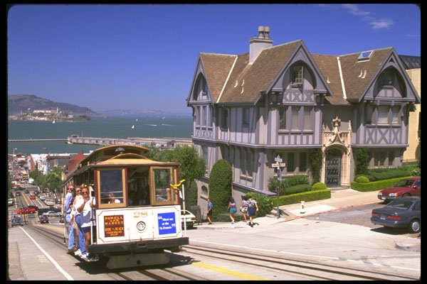 512026 Cable Car Ascending Hyde Street, San Francisco, California A4 Photo Print